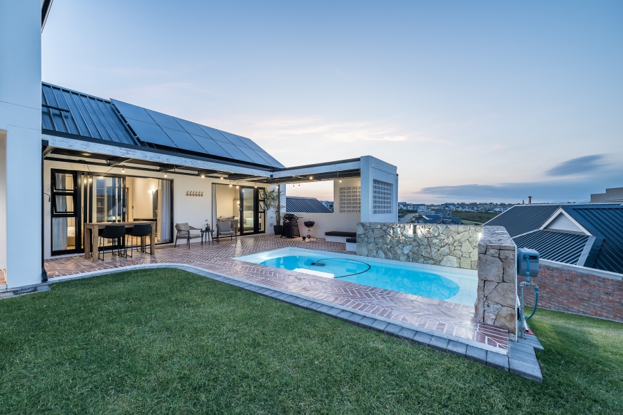 4 Bedroom Property for Sale in Kingswood Golf Estate Western Cape